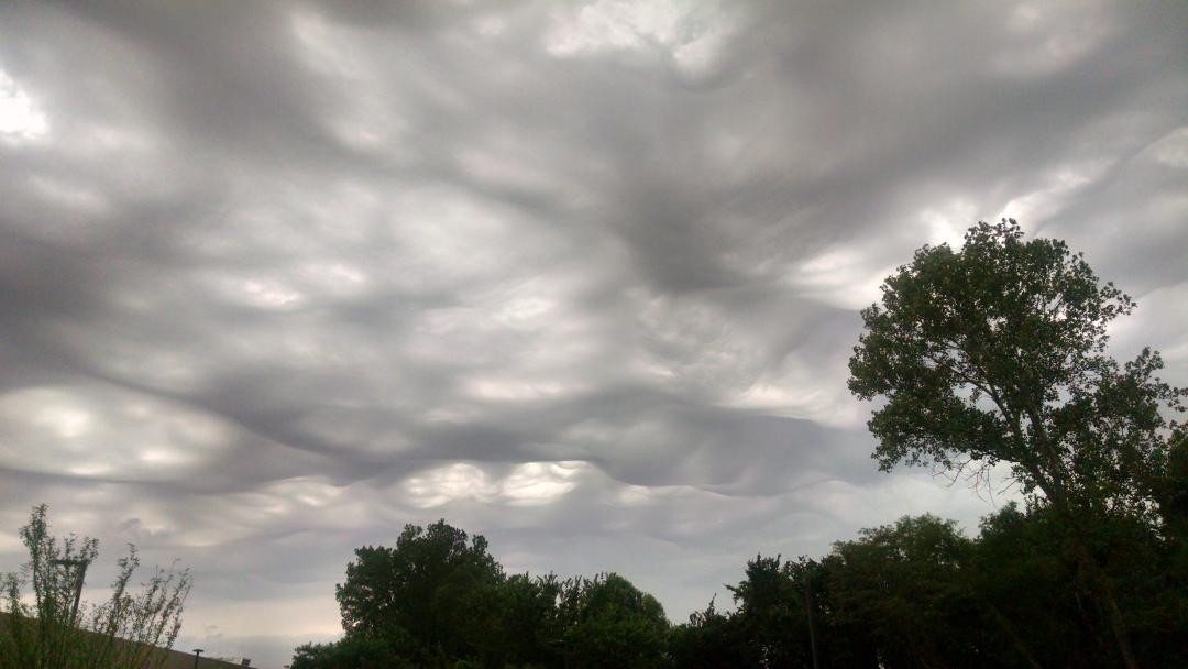 kendelastocker's tweet image. The clouds version of Rollin in deep