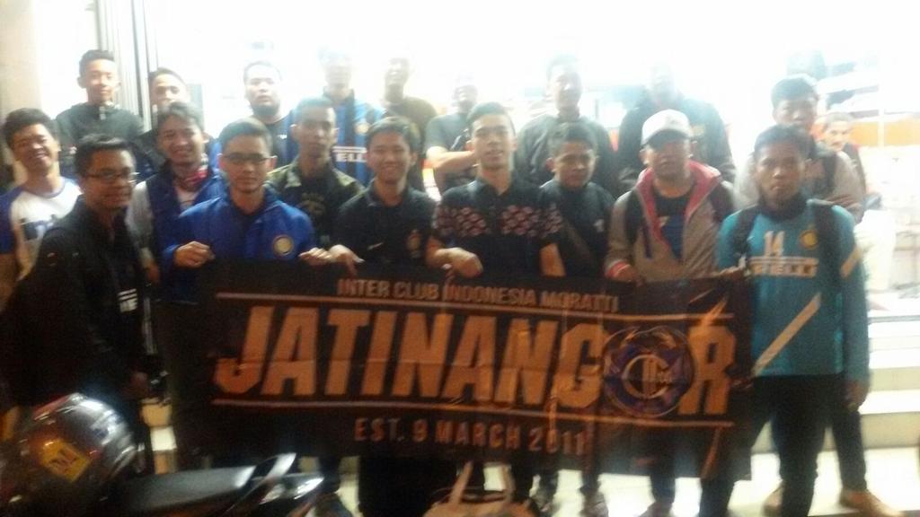 Sebagian rombongan BDG, subang &amp; Garut sampai dgn selamat di gubeng. Disambut temen2 <a href="/ICI_Surabaya/">ICI Surabaya</a> #Gathnas4ICI