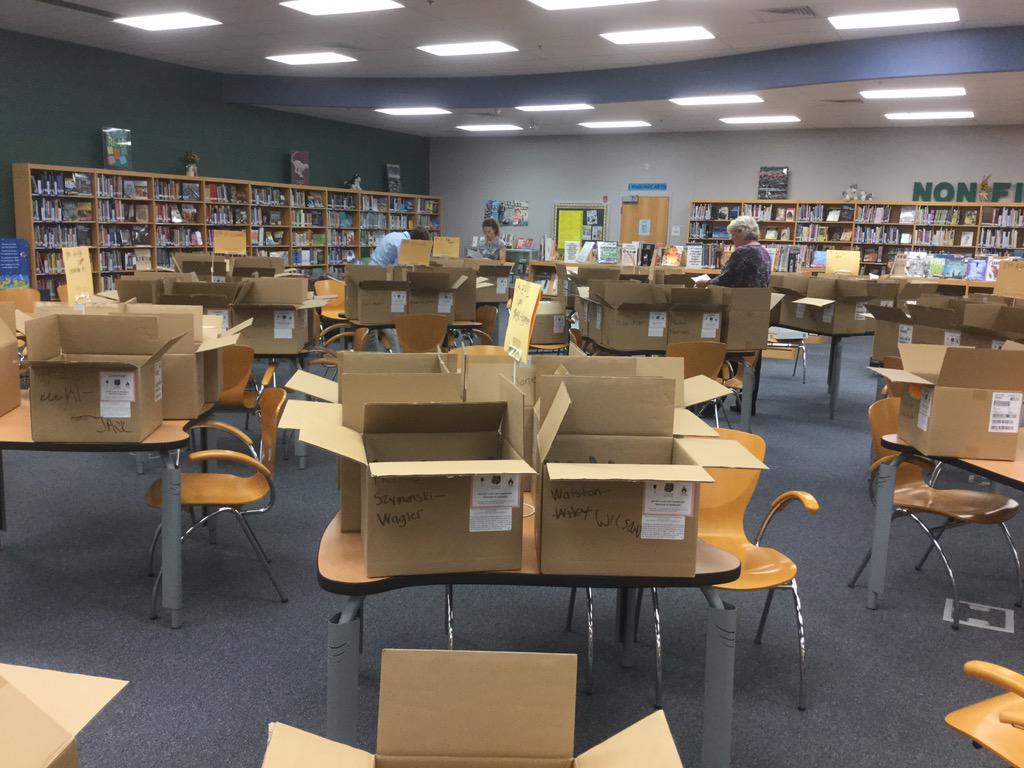 jspringerprt's tweet image. And YOU get an iPad! And YOU get an iPad! And YOU get an iPad! #iPadDeployment #OPSEdTech #PRTTechEd