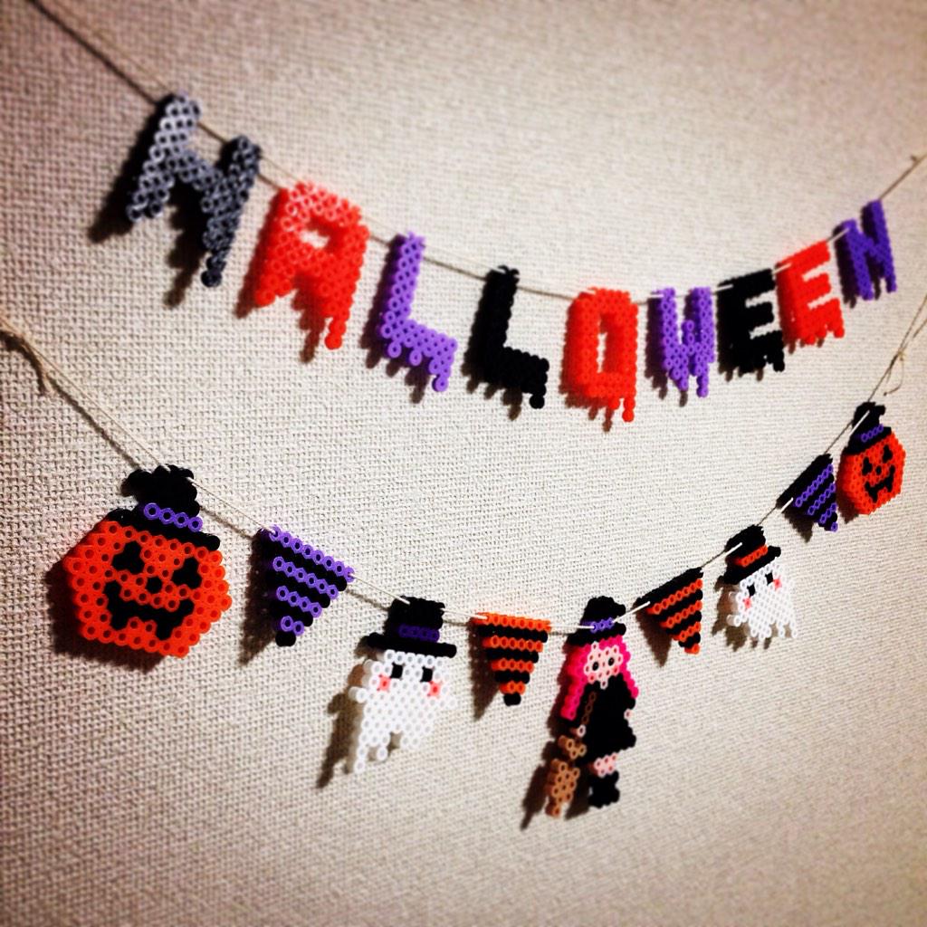 Ringo ちょっと気が早いけど アイロンビーズでハロウィンガーランド ハロウィンモチーフは何でも可愛い ゚ アイロンビーズ パーラービーズ ハロウィン ガーランド Http T Co Cuzxjtfer9