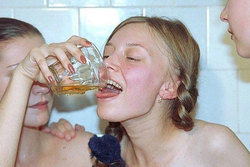 Teen Drinking Pee 94