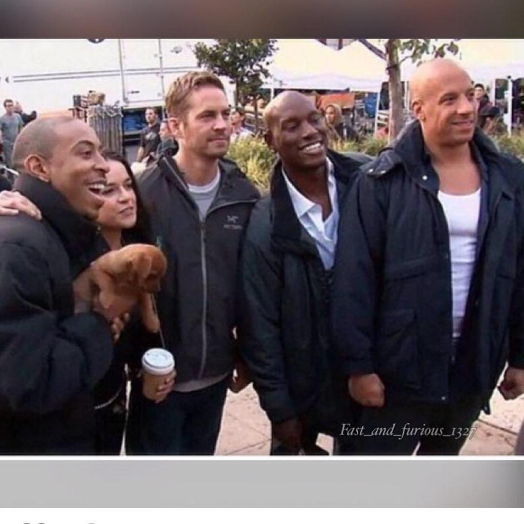 furiousmm's tweet photo. #PaulWalker #VinDiesel #Tyrese #Ludacris #MichelleRodriguez #FastFamily http://t.co/9GTCGnULmb
