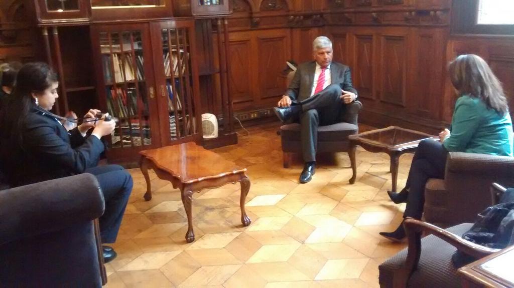 En entrevista con Credichile abordando tema Solidaridad para sus funcionarios.