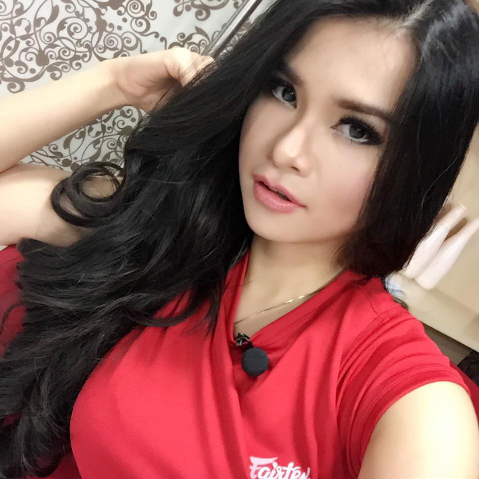 Maria Vania Presenter Dan Model Seksi Pemersatu Bangsa Foto | Hot Sex ...