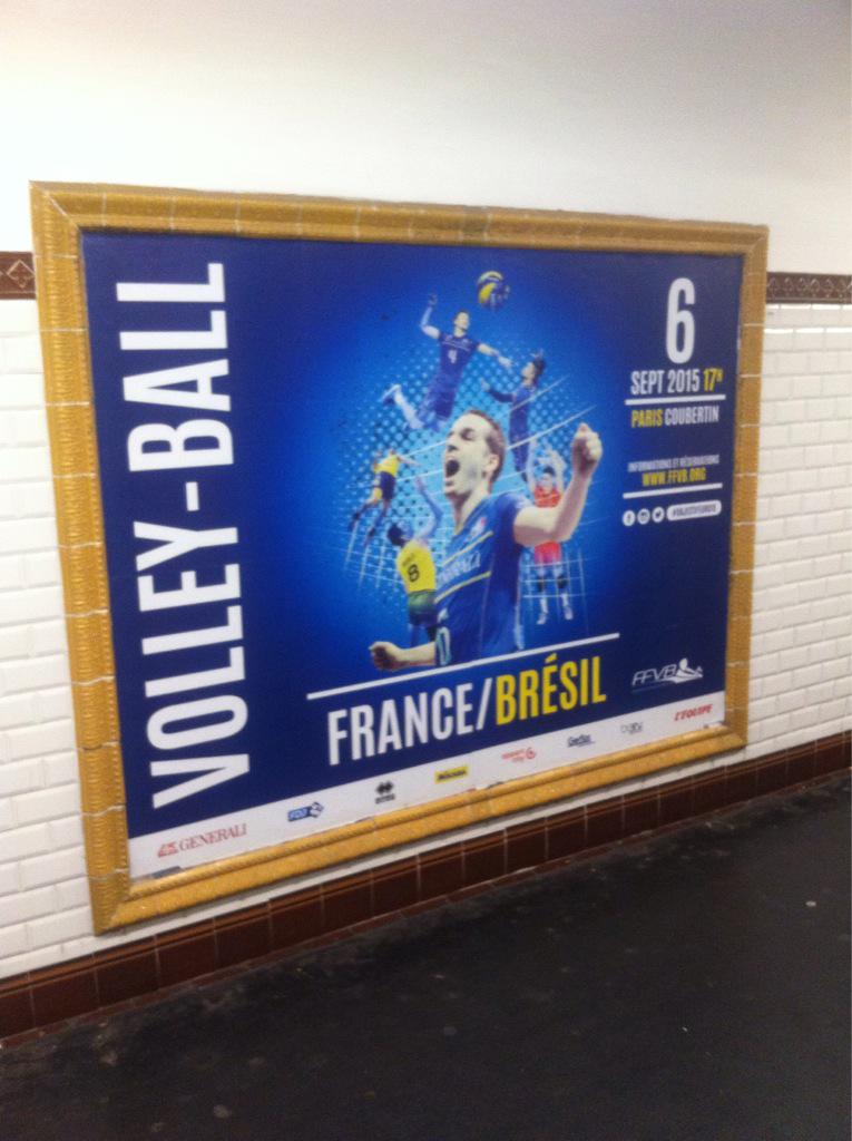 CamilleClavreul's tweet photo. RDV le 6sept à Coubertin pr un match au sommet RT pr un max de monde! @FFvolleyball @BenToniutti @JulienLyneel http://t.co/R7AWmXBldW