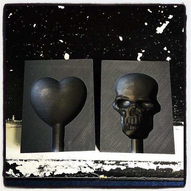 Large Skull Graphite Mold