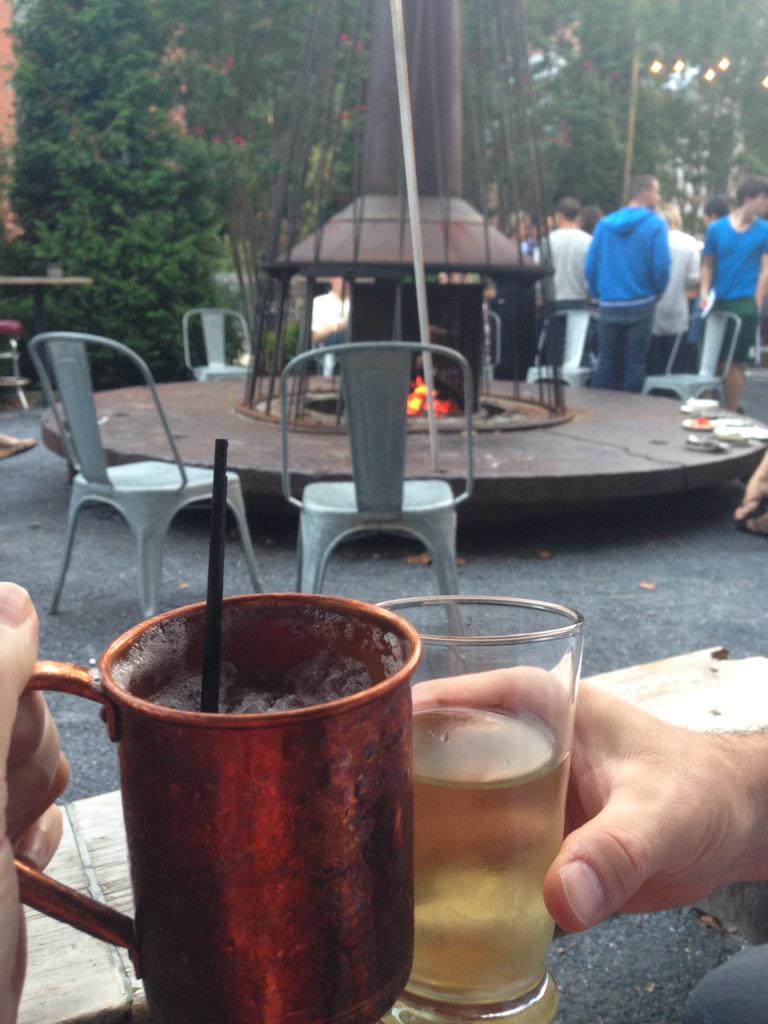 lsappy2's tweet image. Happy one year house anniversary to us! #summernights #datenight