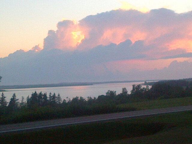 DaveRossiter2's tweet photo. Colorful sky over St. Peters Bay this evening. http://t.co/mih0xAmhxw