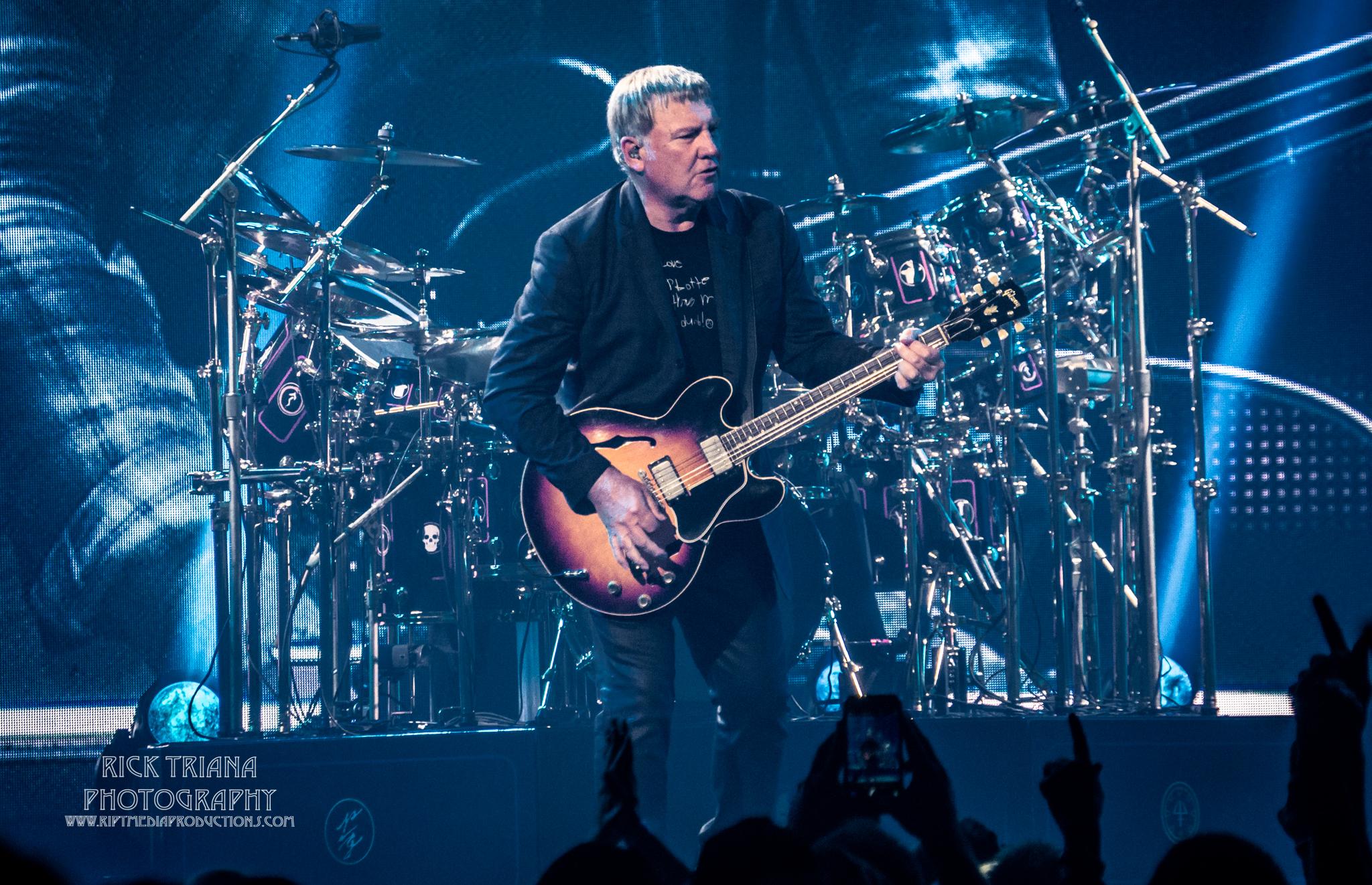 Happy Birthday to Alex Lifeson All the best.    
