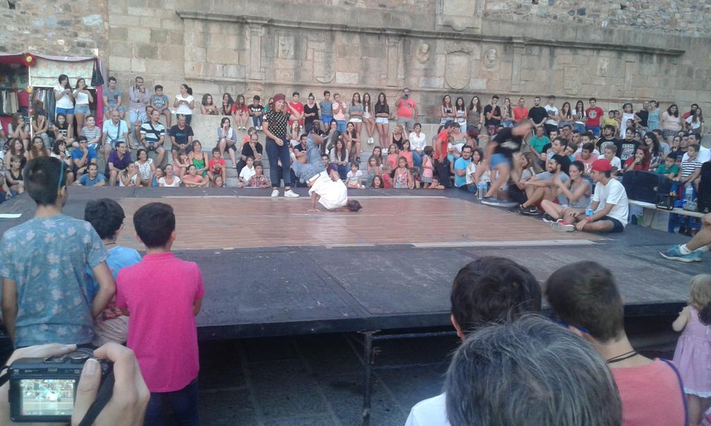 CaceresMegusta's tweet photo. #caceresculturaurbana15 @_CJEx_ #IMJ @Ayto_Caceres ESPECTACULAR!!. Del jueves al domingo. Crazy Cross, Brake Dance... http://t.co/ufh0yHOjDu