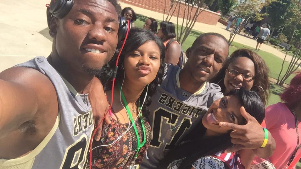 iarleth_16's tweet image. Happy Game Day #NETigers @NEtigerfootball 🏈🐯❤️😘