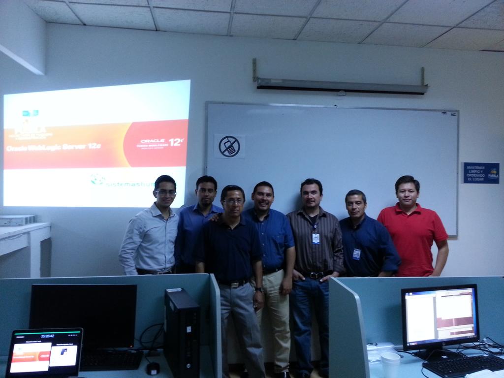 devahil's tweet image. #pueblafinanzas grupo de #WebLogic12c, finalizando el curso de 2 semanas... @MaakMolina @AlexTre_o @_RedJhon