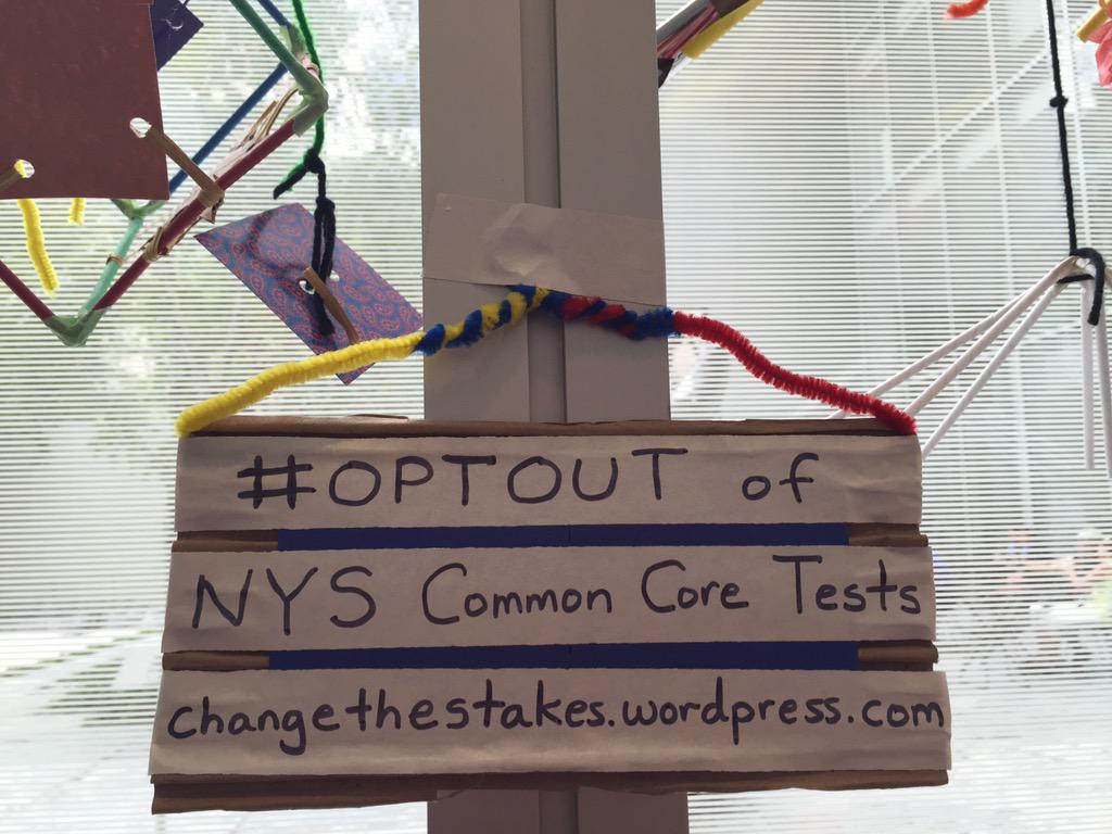 lapham_katie's tweet photo. Making activist art @MoMAlearning #NYC #MOMAArtLab #optout #MamaMakesArt @changethestakes @NYSAPE @NYCOptOut http://t.co/MOPYx5hGWO