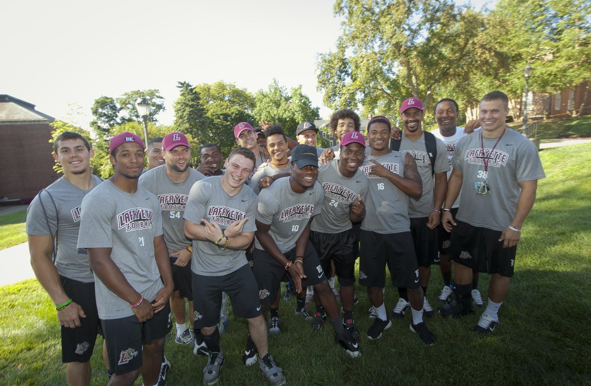 GoLeopards's tweet photo. Lafayette's student-athletes helped welcome the newcomers to College Hill this morning #RollPards #LafWelcome http://t.co/YO85frdkz8
