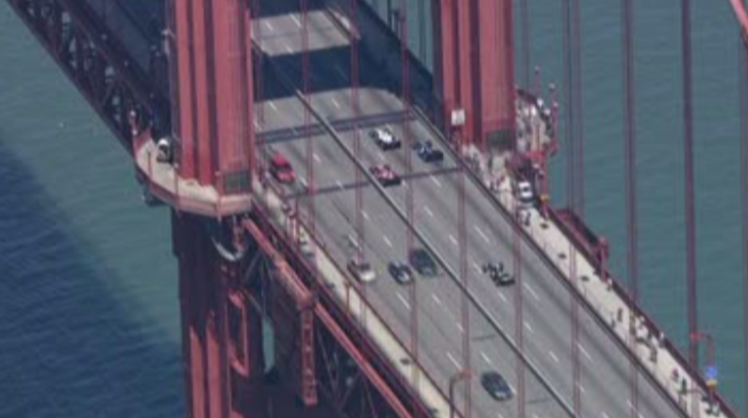 nbcbayarea's tweet photo. A TRIBUTE TO JUSTIN WILSON: #IndyCar drivers cross the Golden Gate to remember Justin Wilson http://t.co/Rzq3BvJzTw http://t.co/4fy8JZBzuz