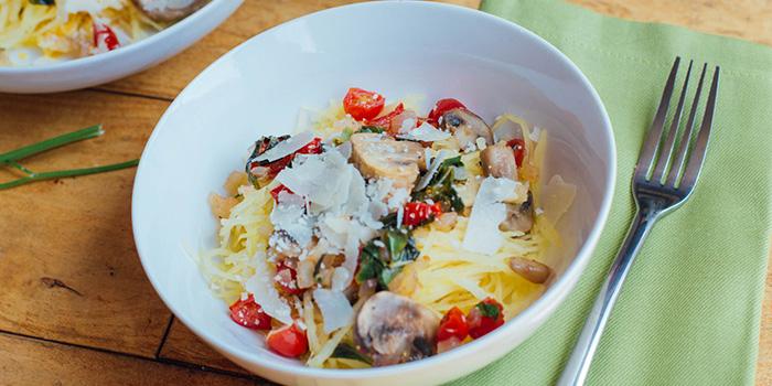 EssentialElems's tweet image. #FoodSwap : Swapping out pasta for spaghetti #squash has never tasted better. Get the recipe! bit.ly/1NKp1ZF