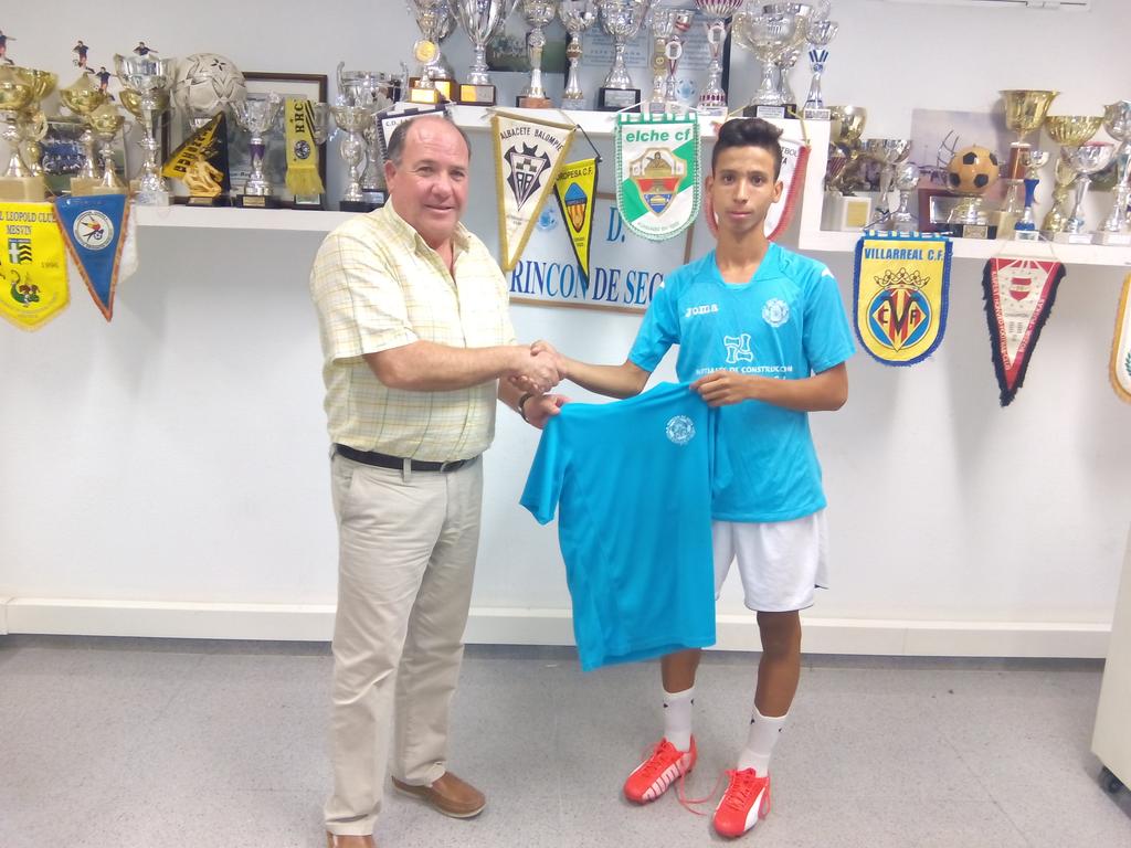 Radwan. Jugador de banda con gran derroche físico y carácter. 
Bienvenido.