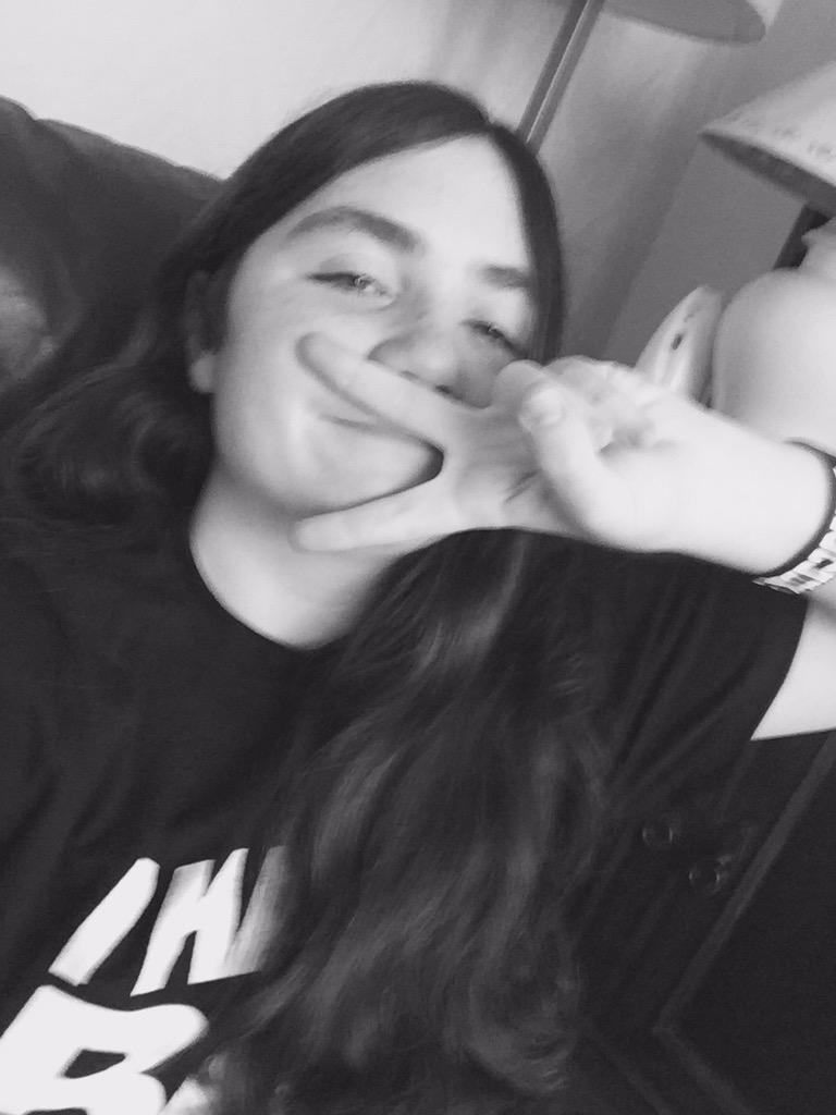 FLOWERKlD's tweet image. hi im amelia and i like sdk and fun #SDKFollowParty