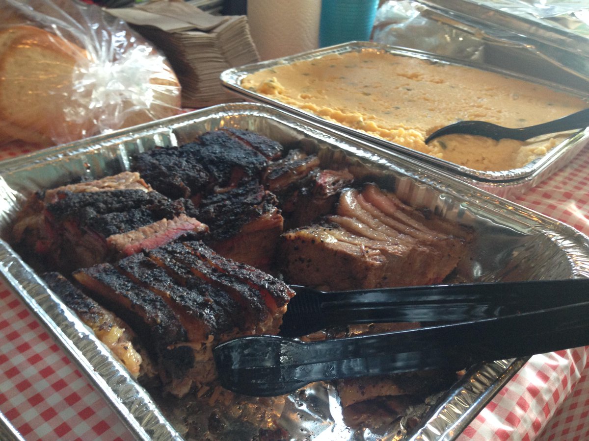 TheDistrManager's tweet image. The BBQ is here! Where are you? Come join us ow.ly/RtvNw