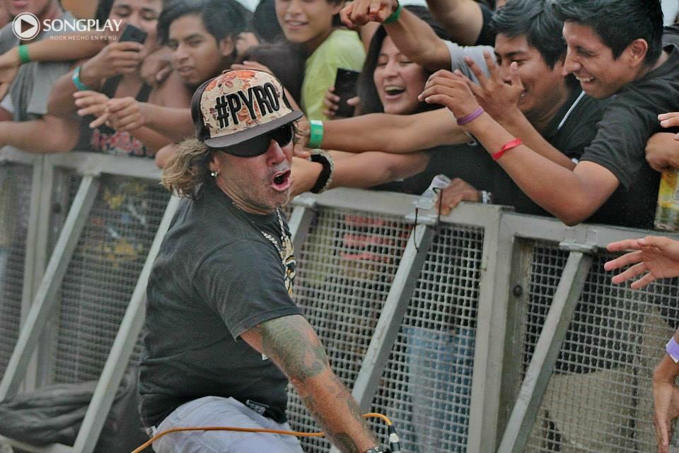 riptydo98's tweet photo. Mandy Mutante!!  Que gran cantante csmreeee!!! http://t.co/9ztxO76mk9