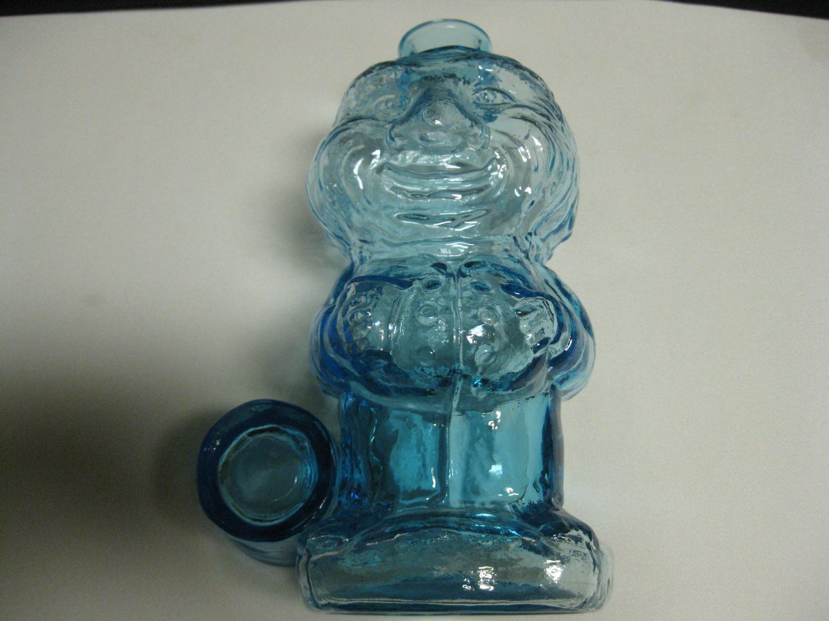 hazeleyes767's tweet photo. https://t.co/idih0ut3Ce #ourvintagehour #tiara #jollymountaineer #tumbleup #blue http://t.co/C5ZIqfkdXu