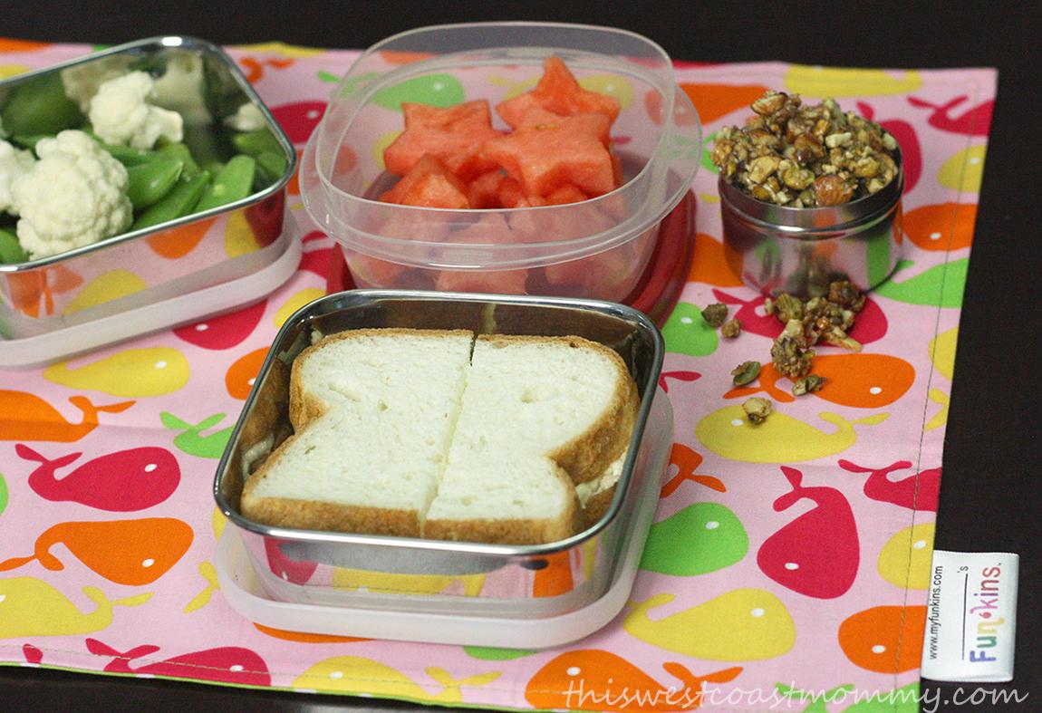 This is how we do #backtoschool #litterlesslunch with @myfunkins! #FunkinsBackToSchool bit.ly/1NzbaVR