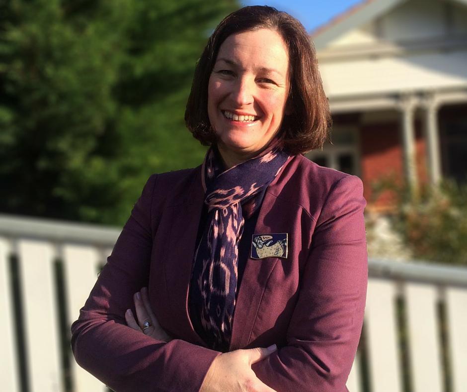 JaneAustinAUS's tweet photo. Wearing purple in support of LGBTI youth today. #WearItPurple #ColourYourPerception #BeProudofWhoYouAre http://t.co/dZksGZXWOg