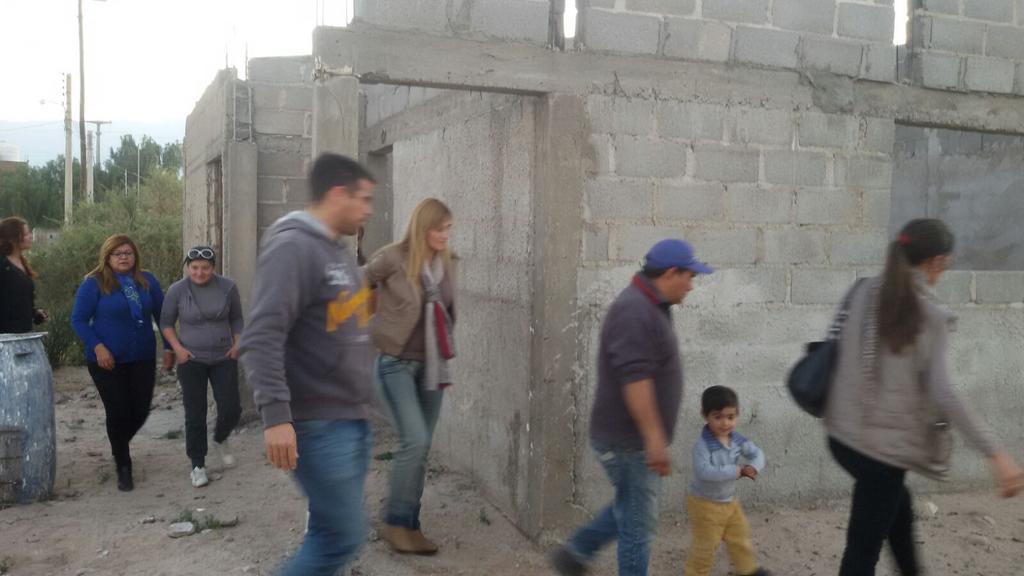 nadinareynoso's tweet photo. Gracias EQUIPO todo marcha sobre rieles. A los dueños de casa tambien  gracias por confiar en nosotros. SEGUIMOS http://t.co/JCqFmMhE8a