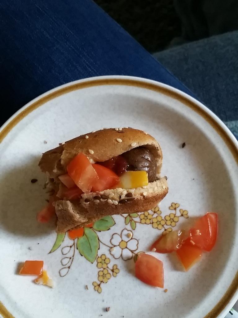 StephanieB's tweet photo. @JWalpole @tmcarr @SParSuperStar @scottmicciche how funny I'm in the midst of eating one of these right now. 😀 http://t.co/N6h1LRBP9T