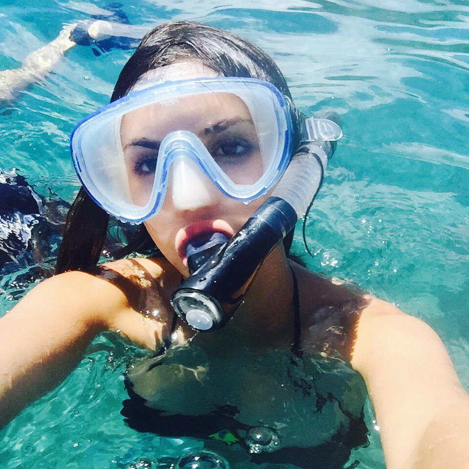 VictoriaJustice's tweet image. My first ever snelfie. 
Snorkle+selfie=snelfie. 
Urban dictionary, you&apos;re welcome. 🐠