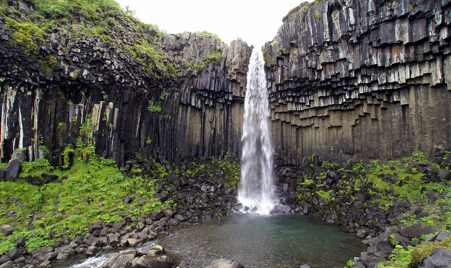 hotel_is's tweet photo. This is Svartifoss "Black Waterfall" #iceland #svartifoss #waterfall #southiceland http://t.co/FNn1I85jaW