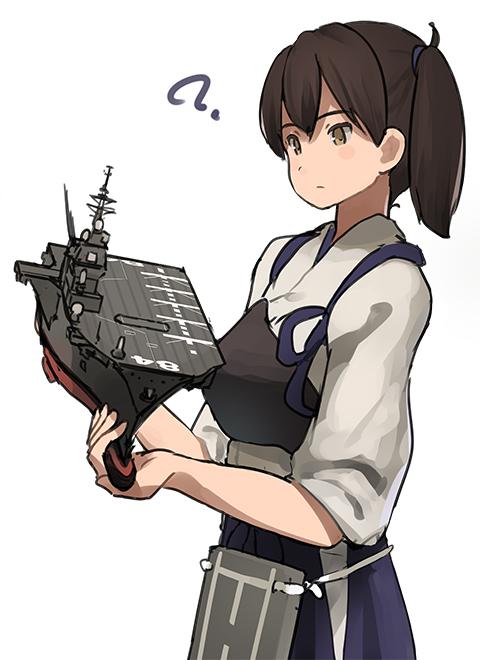 艦これ 開発 運営 Twitterren 加賀 さんのデザインを担当したしばふさんより 昨日進水した護衛艦 かが 進水記念緊急描きおろしが到着しました 来月実施予定の次回メンテナンスに伴うアップデートでは 加賀岬アレンジの新インスト母港bgm も実装予定です