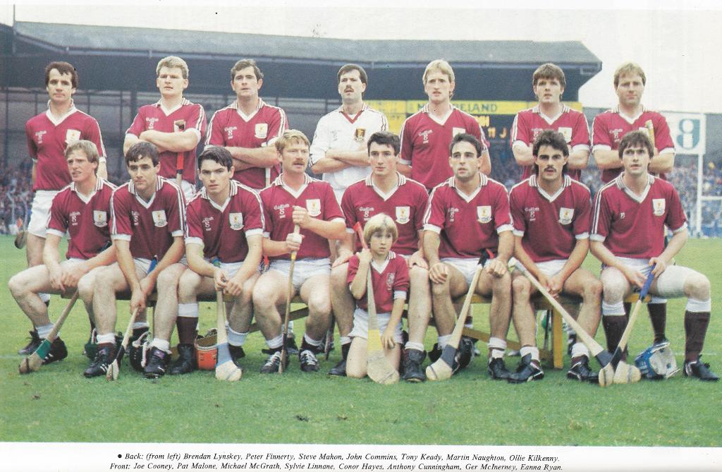 GAARetroPics's tweet photo. Galway - All-Ireland SHC Champions 1987 @Galway_GAA @gaanostalgia @AllIreland http://t.co/Lz9E0kdKDc