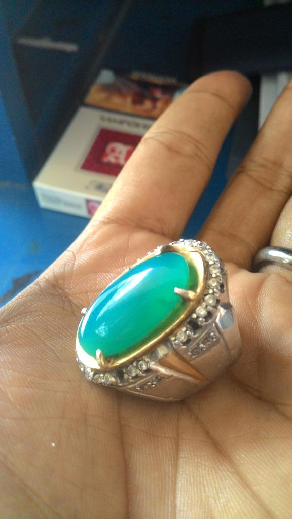 AgungPickup's tweet photo. Gulau biasa,hijauny yg bkin luar biasa.serat jelly..
@jmsweet_gems 
@batuakik4 
@adilukman485 http://t.co/FEuu7inN76