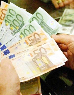 tempoweb's tweet photo. Le banche allentano i #cordoni. #Finanziamenti in aumento.
http://t.co/jQorgmMOra http://t.co/FkSyI5FprZ