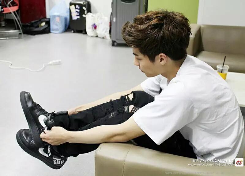 NFLYING_Arab's tweet photo. صور || تحديث ويبو انفلاينق "سيونقهيوب" بمناسبة مرور ١٠٠يوم على ترسيمهم #NFlying100DAY http://t.co/1zDS9VzSNK