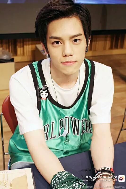 NFLYING_Arab's tweet photo. صور || تحديث ويبو انفلاينق "تشاهون" بمناسبة مرور ١٠٠يوم على ترسيمهم #NFlying100DAY http://t.co/gExE1miCCy