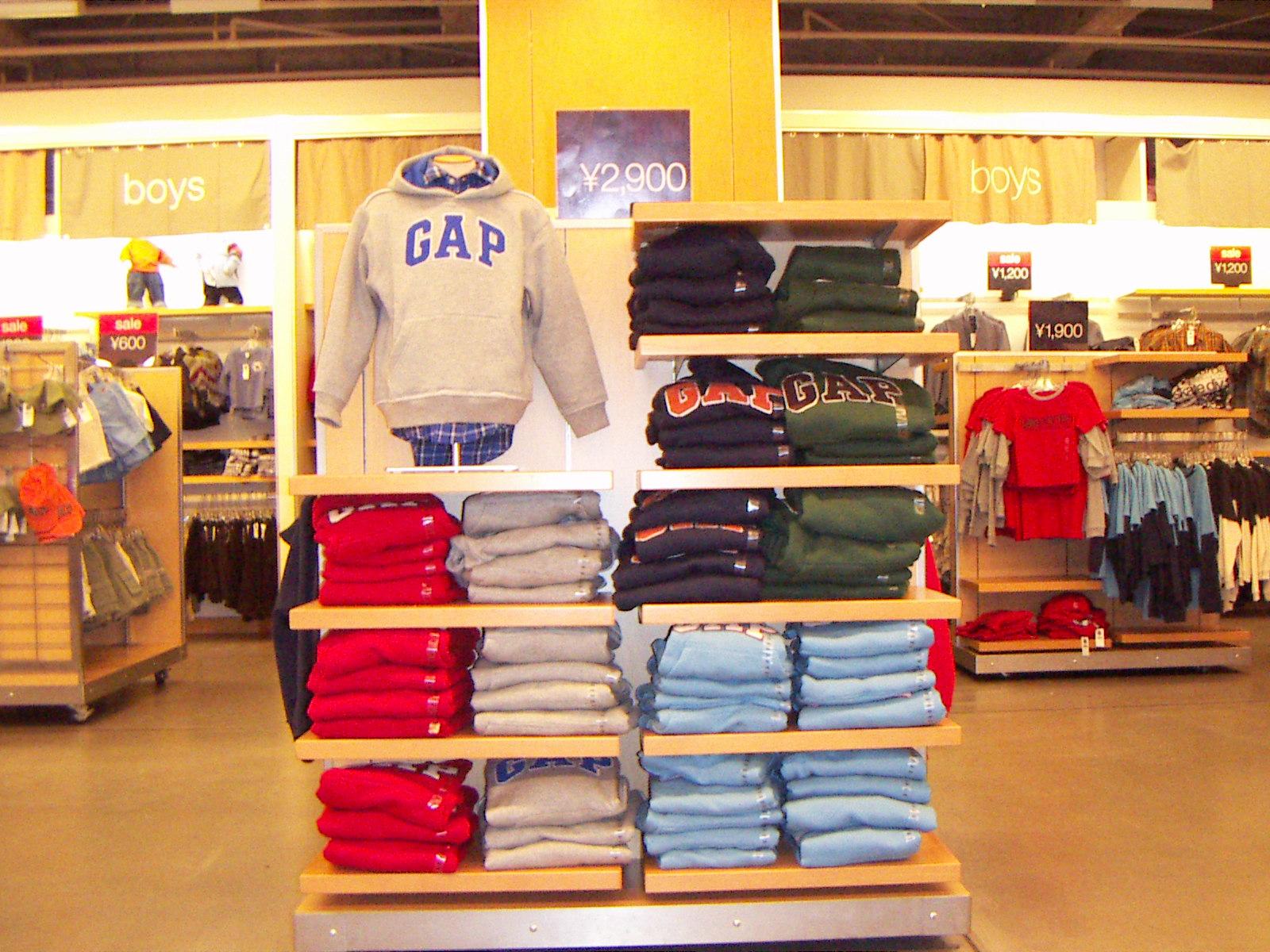 Gap Japan Gapjapan周年 アウトレット元年に御殿場にgap Outletがオープンした時のこと あまりの盛況ぶりに都内店舗からバスでヘルプスタッフが送り込まれたものの アウトレット渋滞に巻き込まれて到着もままならなかったんですって Http T Co