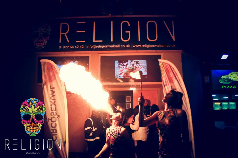 CoolItWalsall's tweet photo. Massive night tonight for Circosexual! 
@religionvenue @walsallyates http://t.co/wqkl8uTE9U