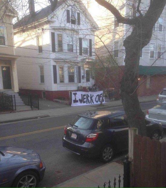 violetdoii's tweet photo. The 21 Worst Neighbors http://t.co/fnBDJBLsAj http://t.co/7CFqyPLQtv