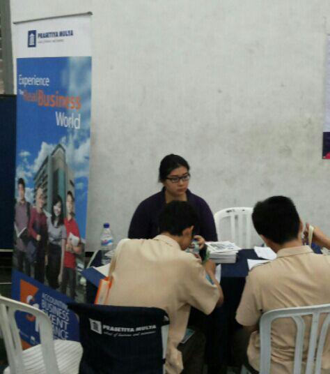 prasmul's tweet photo. Untuk daerah Surabaya &amp; sekitarnya, Tim S1 Prasetiya Mulya kini hadir di Pameran Pendidikan @frateransby . http://t.co/EYlIRGPvlY