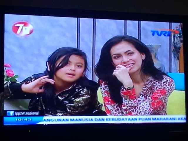 zahra_balqis2's tweet photo. DLC #buahhatikusayang @TVRINasional http://t.co/To38qLHujU