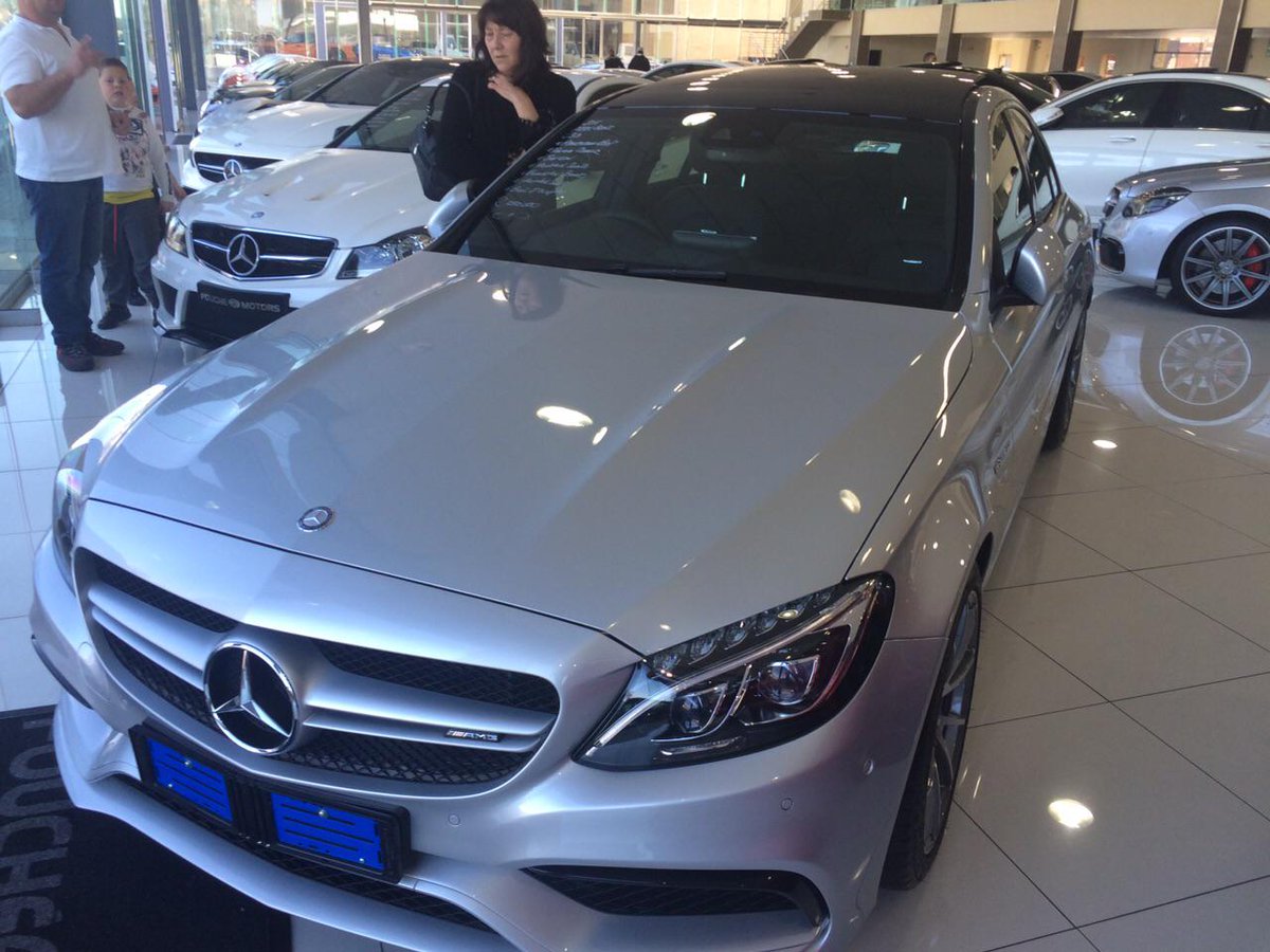 rici_87976's tweet photo. *#supercar heaven#* http://t.co/m2r5Er7lqp