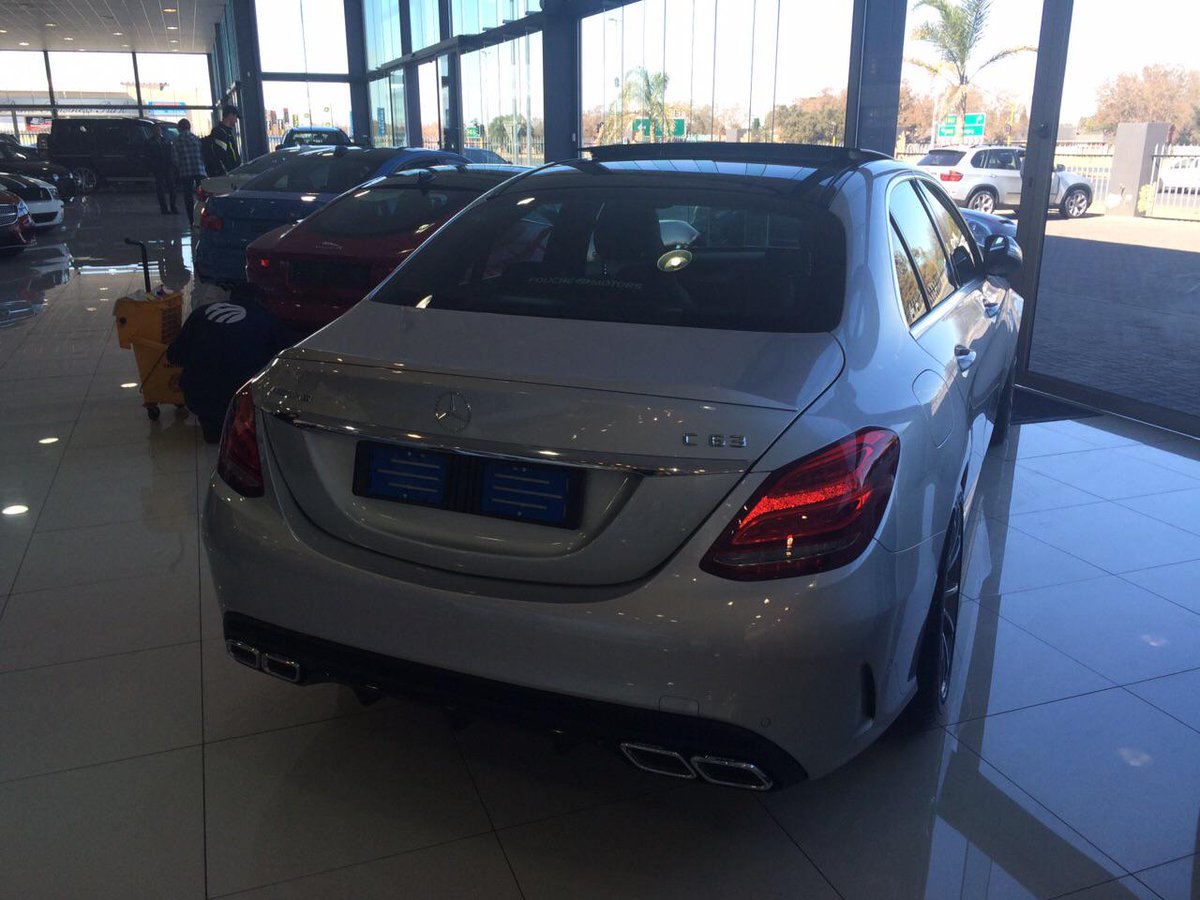 rici_87976's tweet photo. *#supercar heaven#* http://t.co/m2r5Er7lqp