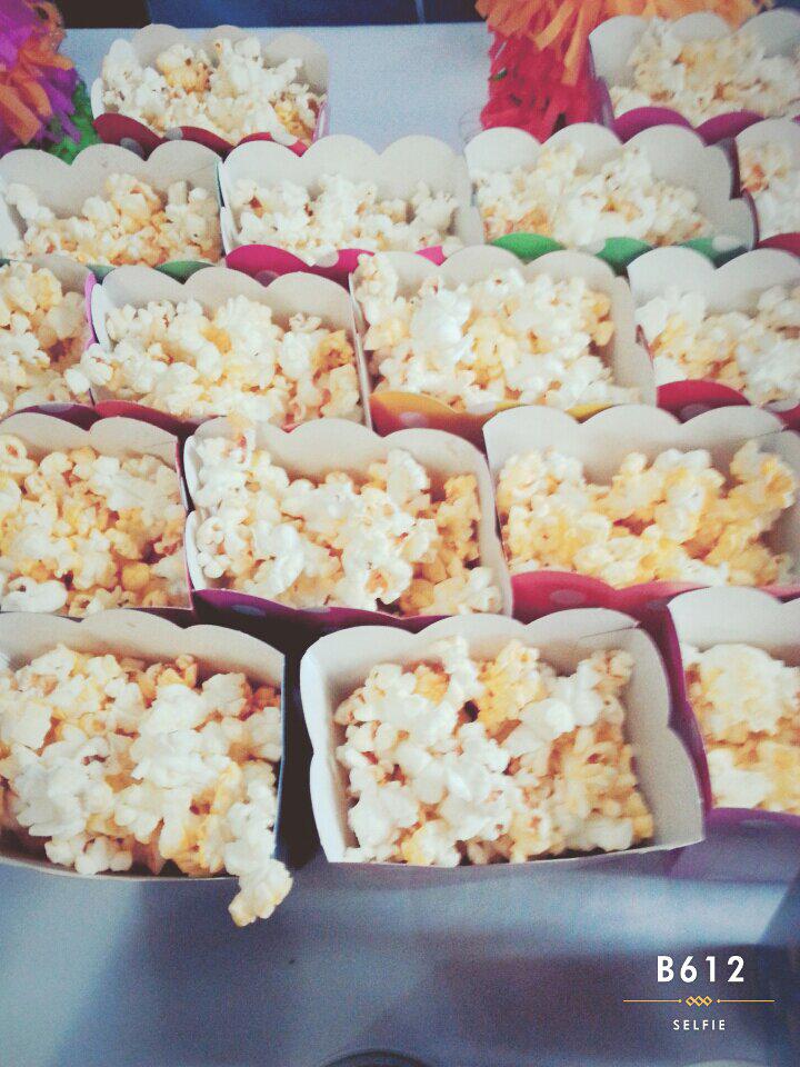 yess2307's tweet photo. Mmm palomitas je😝😝 http://t.co/RiNUtmwfBo