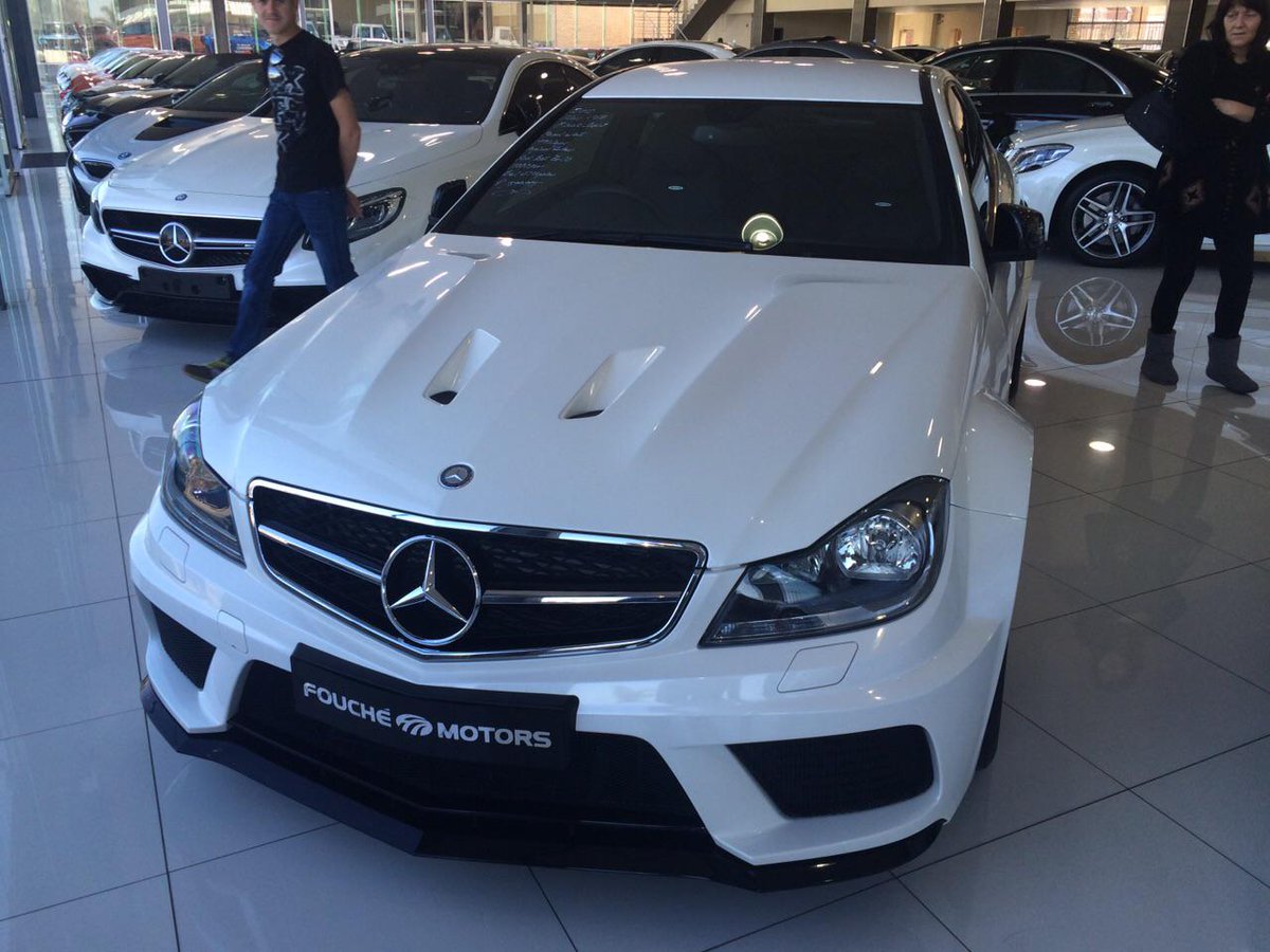 rici_87976's tweet photo. *#supercar heaven#* http://t.co/3EcbkdnfOX