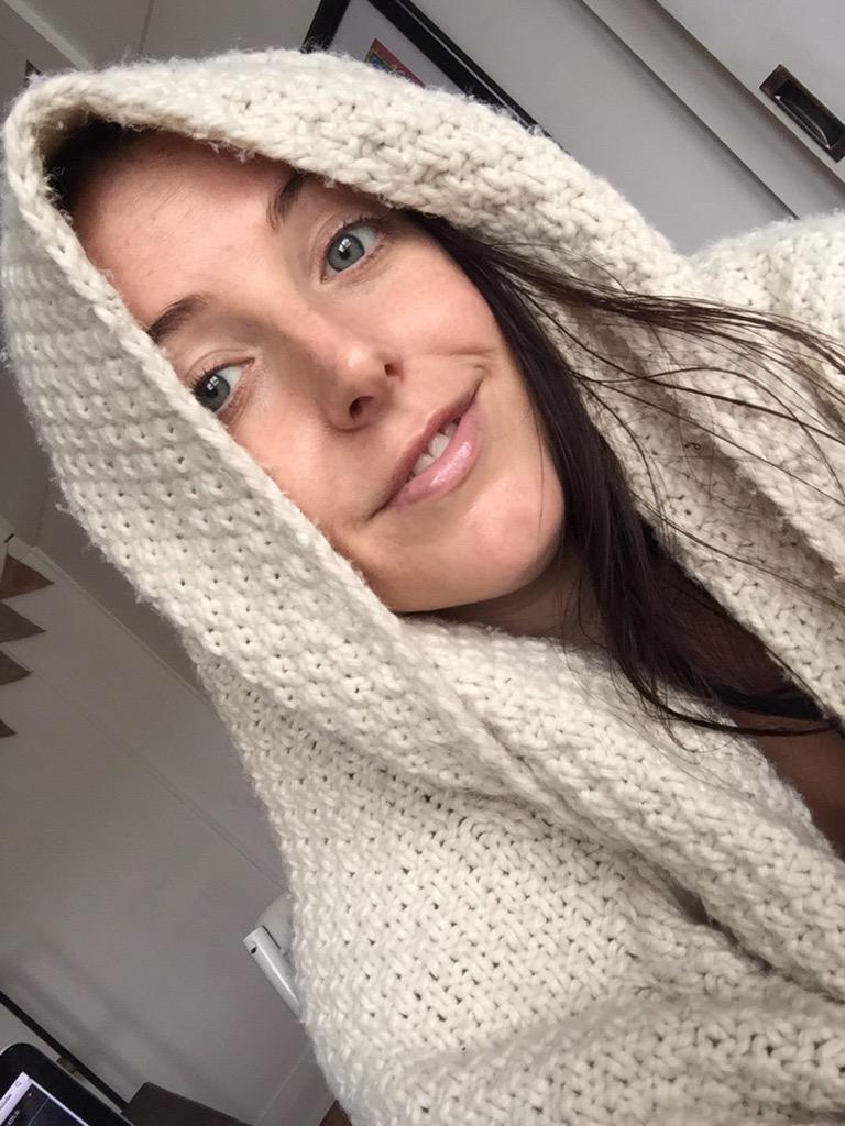 ANGELA WHITE on Twitter: "Wrapped in a blanket editing smut #nomakeup  #nofilter http://t.co/IQEzRunJ1z" / Twitter