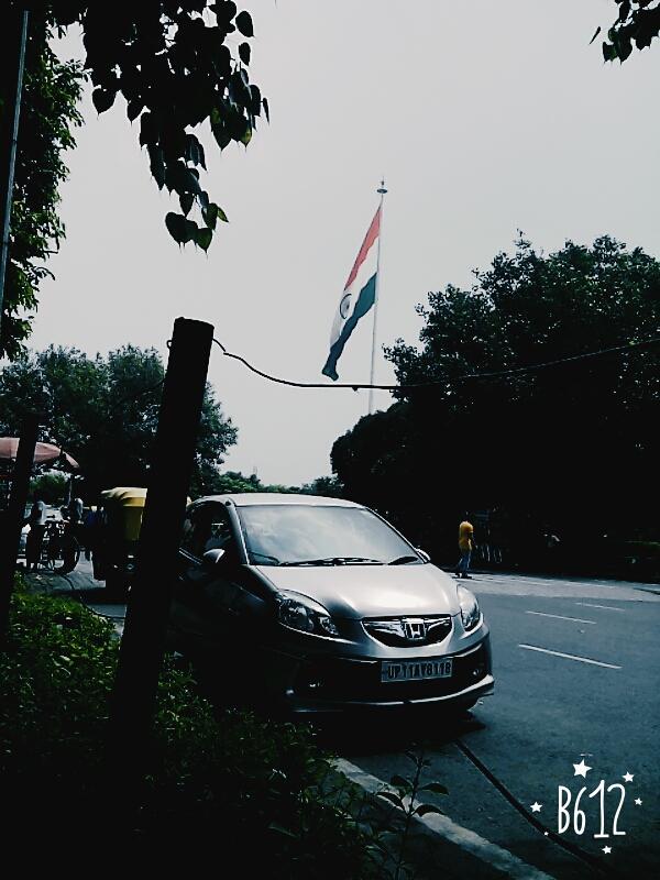 MParchha's tweet photo. Its very difficult to wait for someone!!!#canaughtpalace http://t.co/1Fpqa4Vpxm
