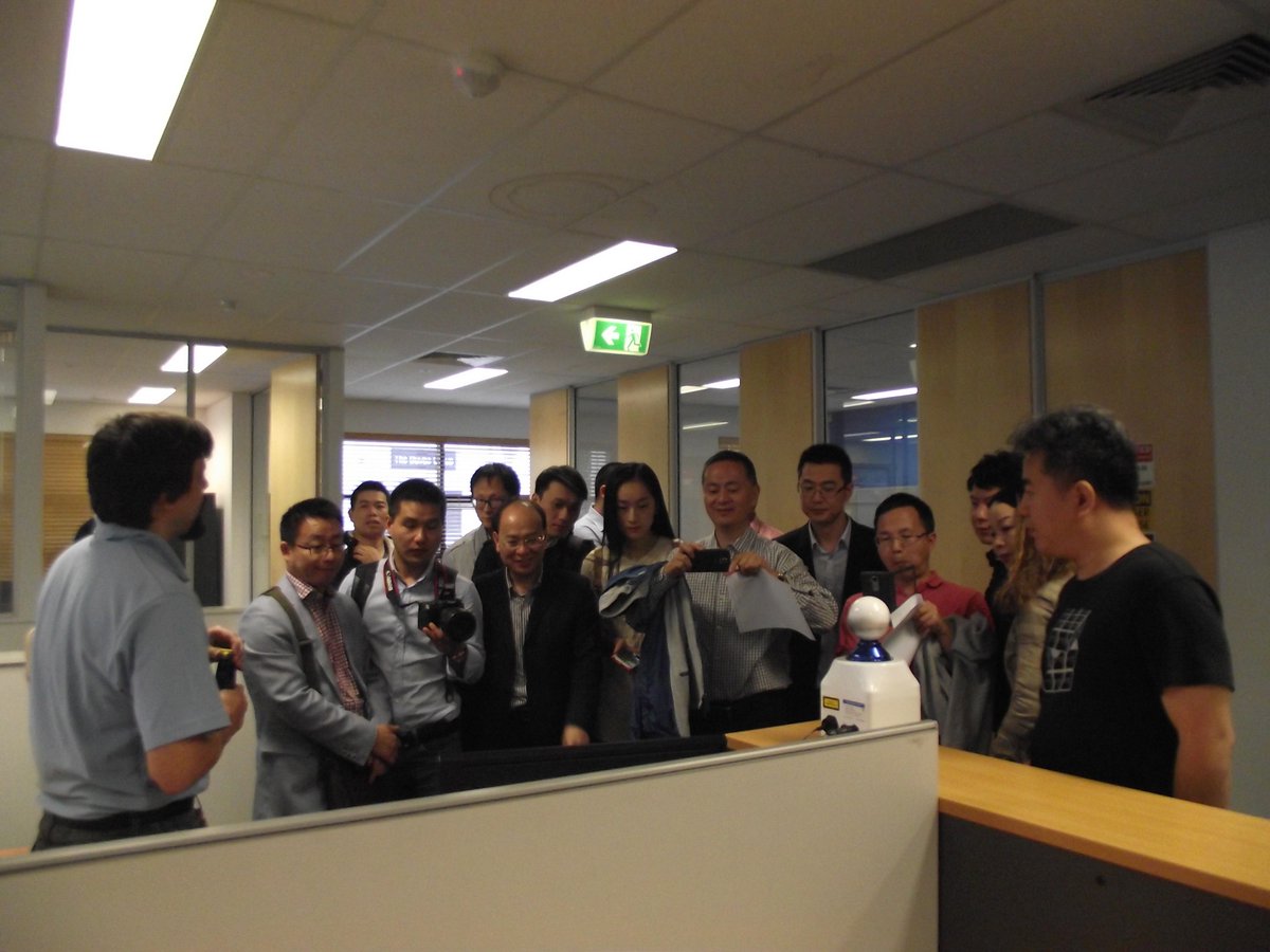 OcularRobotics's tweet photo. Today #Ocularrobotics hosted a high-level business delegation of #Chinese #technology &amp; #manufacturing directors. http://t.co/EVqCXGcBhp