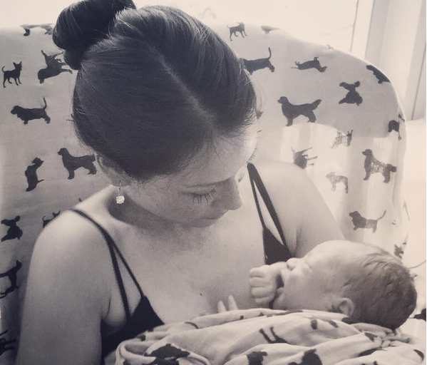 TimesNow's tweet photo. "Charlie's Angels" star Lucy
Liu welcomes a son via
surrogate
(Image courtesy: Lucy Liu on Instagram) http://t.co/9BPIu3ZGTD